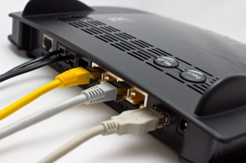 W-Lan-Router mit LAN-Ports und WPA Sicherheit