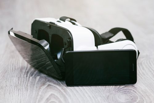 VR-Brille mit Handy
