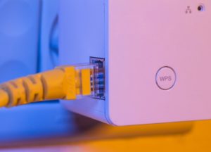 WLAN-Verstärker einrichten mit WPS-Taste