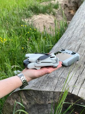 DJI Mini 3 - gerade so groß wie eine Hand